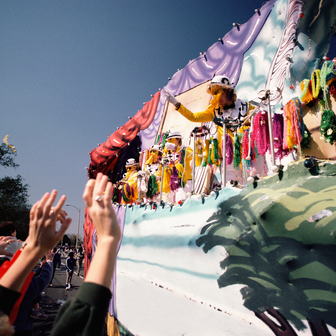 Cabalgata desfilando 